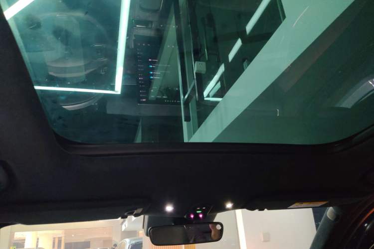 Used Nio ES7 2022 75 kWh Headliner