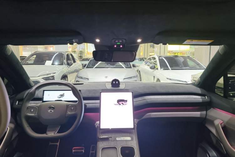 Used Nio ES7 2022 75 kWh Headliner