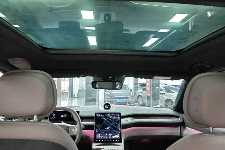 Used Nio ES7 2022 75 kWh Headliner