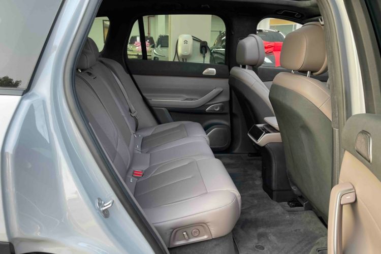 Used Nio ES7 2022 75 kWh Interior 10