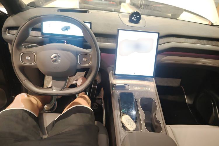 Used Nio ES7 2022 75 kWh Interior 2