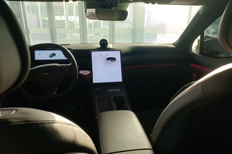 Used Nio ES7 2022 75 kWh Interior 2
