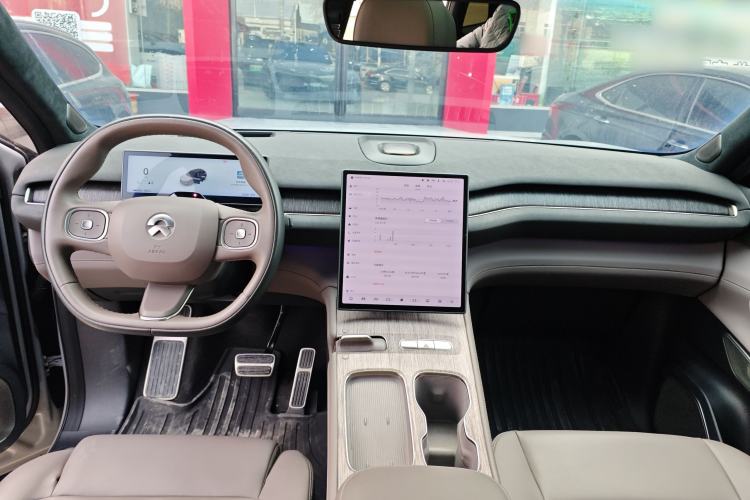 Used Nio ES7 2022 75 kWh Interior 2