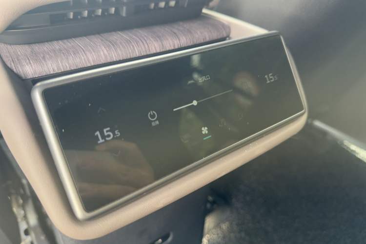 Used Nio ES7 2022 75 kWh Interior 3