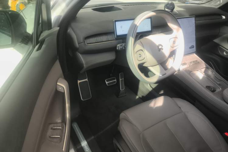 Used Nio ES7 2022 75 kWh Interior 3