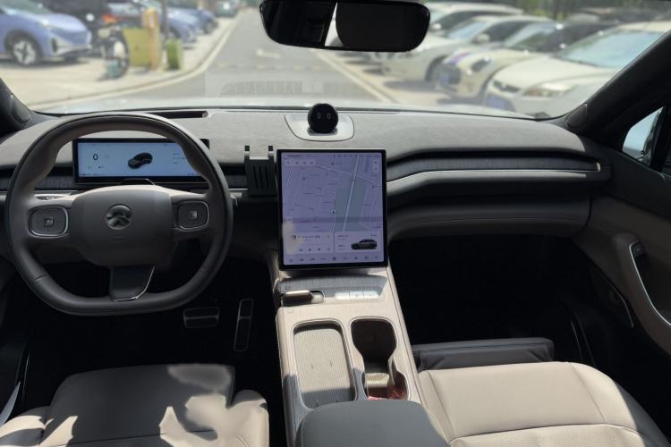 Used Nio ES7 2022 75 kWh Interior 4