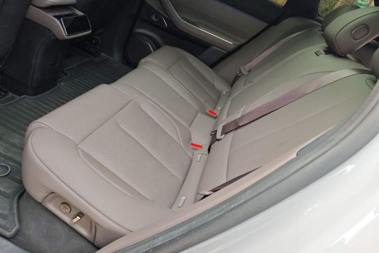 Used Nio ES7 2022 75 kWh Interior 4