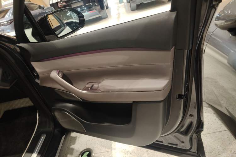 Used Nio ES7 2022 75 kWh Interior 5