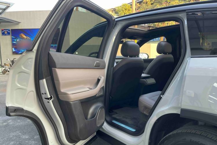 Used Nio ES7 2022 75 kWh Interior 5
