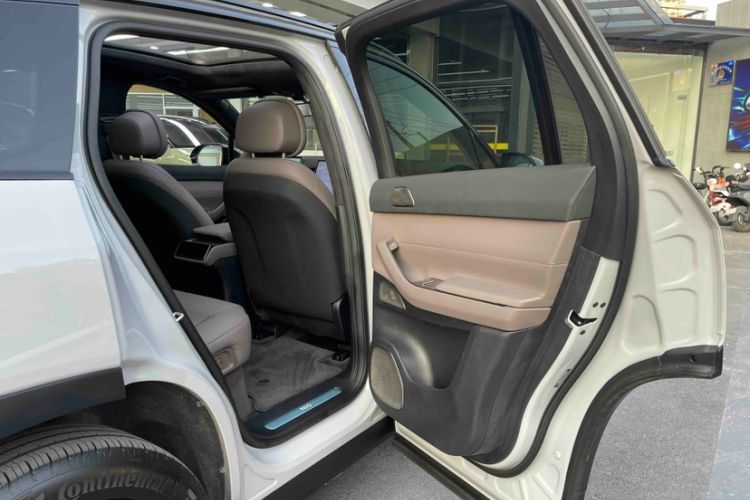 Used Nio ES7 2022 75 kWh Interior 6