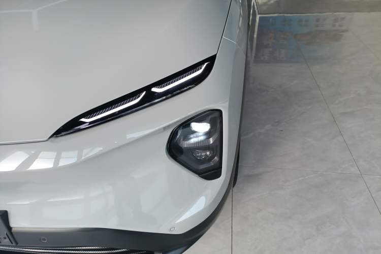 Used Nio ES7 2022 75 kWh Left Front Headlight