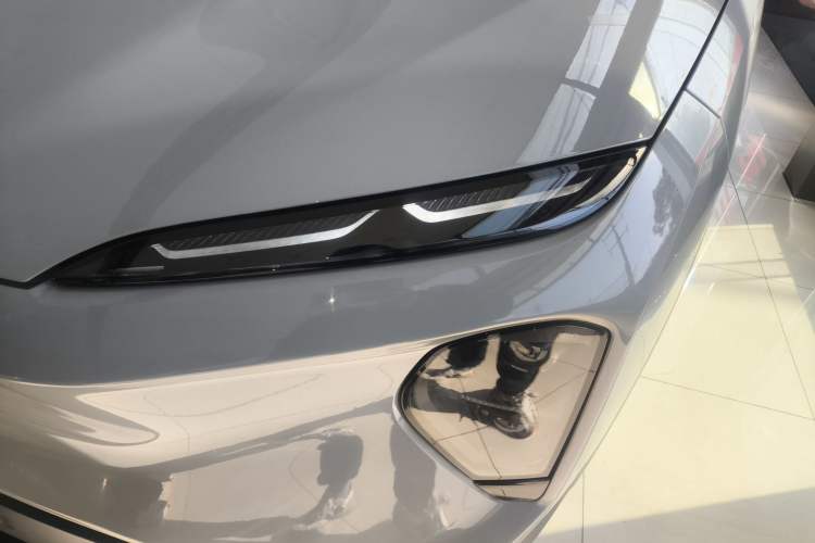 Used Nio ES7 2022 75 kWh Left Front Headlight