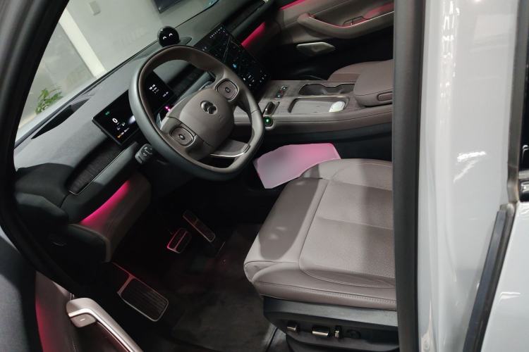 Used Nio ES7 2022 75 kWh Left Front Seat