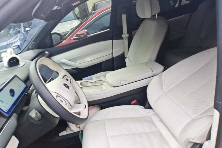Used Nio ES7 2022 75 kWh Left Front Seat