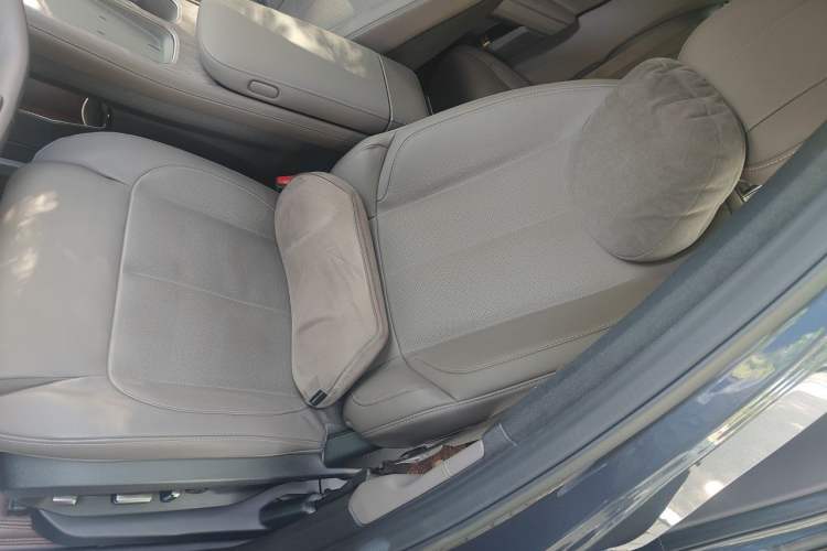 Used Nio ES7 2022 75 kWh Left Front Seat