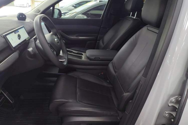 Used Nio ES7 2022 75 kWh Left Front Seat