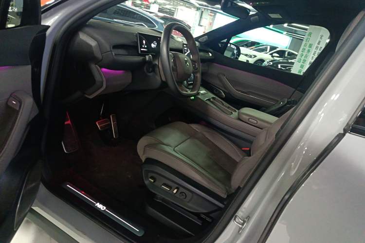 Used Nio ES7 2022 75 kWh Left Front Seat