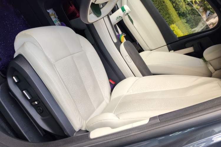 Used Nio ES7 2022 75 kWh Left Front Seat