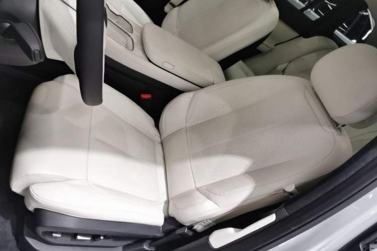 Used Nio ES7 2022 75 kWh Left Front Seat
