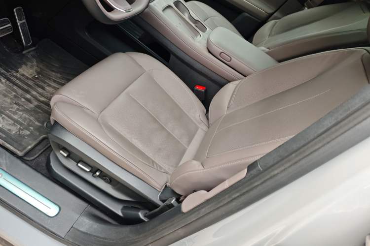 Used Nio ES7 2022 75 kWh Left Front Seat