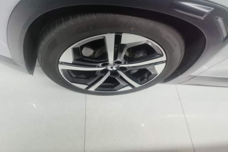 Used Nio ES7 2022 75 kWh Left Front Wheel Hub