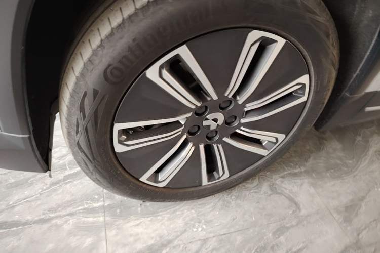 Used Nio ES7 2022 75 kWh Left Front Wheel Hub