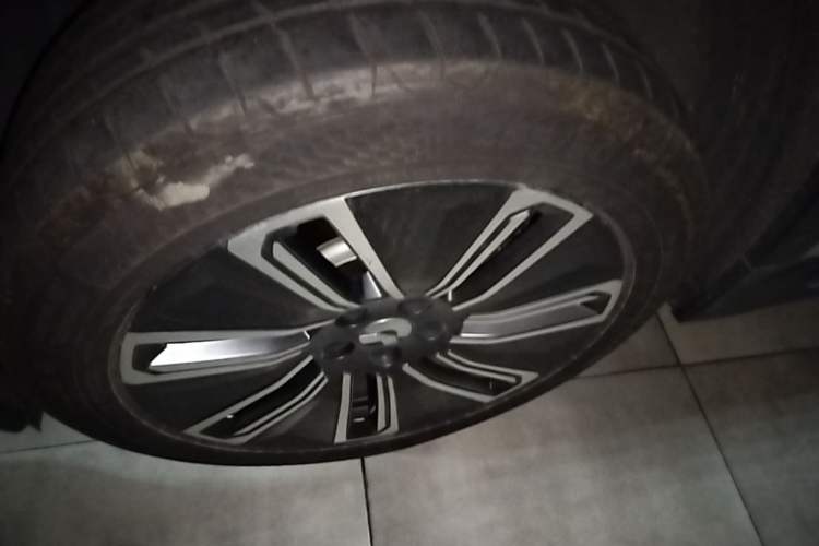Used Nio ES7 2022 100 kWh Left Front Wheel Hub