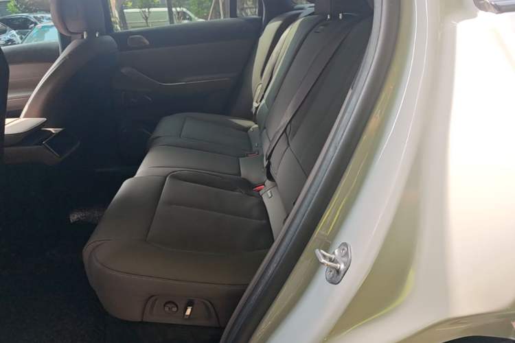 Used Nio ES7 2022 75 kWh Left Rear Seat