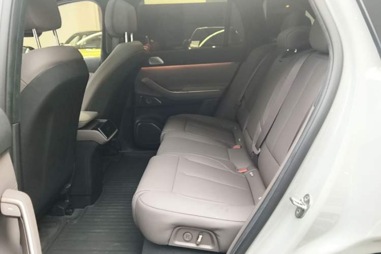 Used Nio ES7 2022 100 kWh Left Rear Seat