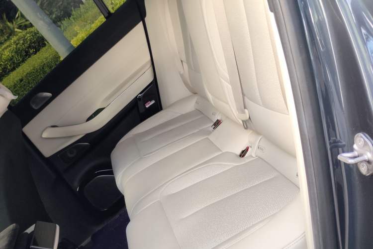 Used Nio ES7 2022 75 kWh Left Rear Seat