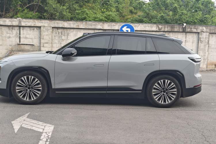 Used Nio ES7 2022 75 kWh Left Side