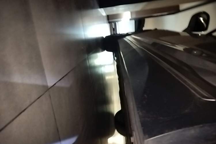 Used Nio ES7 2022 100 kWh Left Side Sill