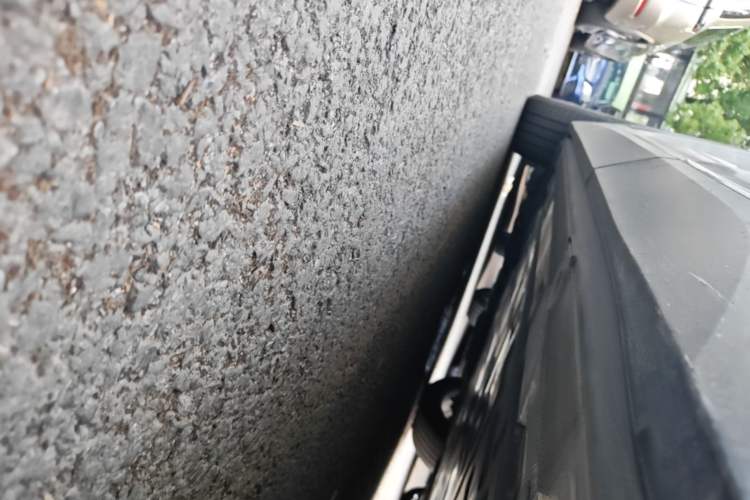Used Nio ES7 2022 75 kWh Left Side Sill
