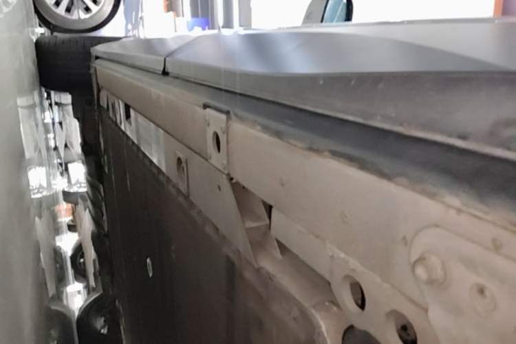 Used Nio ES7 2022 100kWh First Edition Left Side Sill