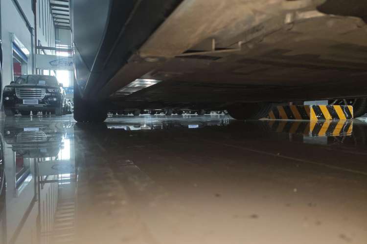 Used Nio ES7 2022 75 kWh Left Side Sill
