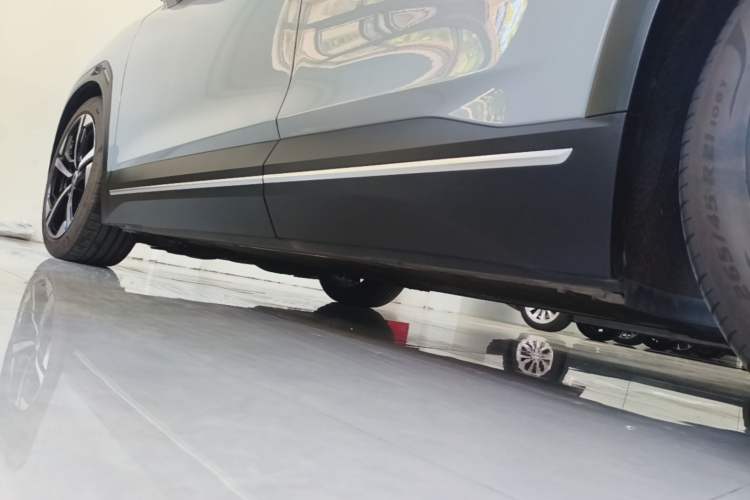 Used Nio ES7 2022 100kWh First Edition Left Side Sill