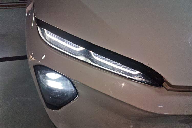 Used Nio ES7 2022 100kWh First Edition Right Front Headlight