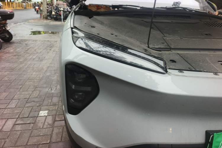 Used Nio ES7 2022 75 kWh Right Front Headlight