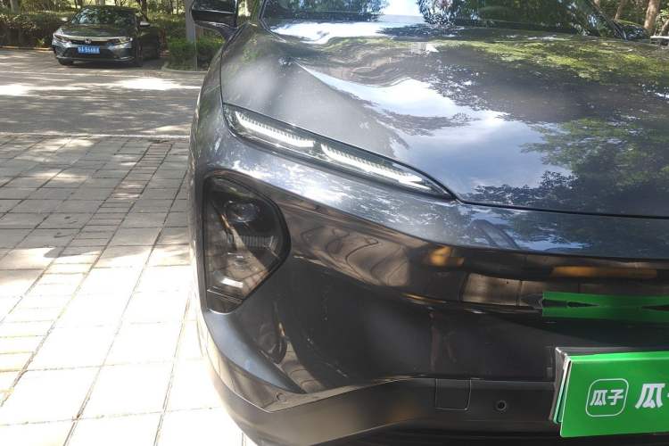Used Nio ES7 2022 75 kWh Right Front Headlight