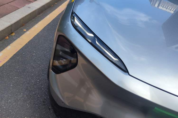 Used Nio ES7 2022 75 kWh Right Front Headlight