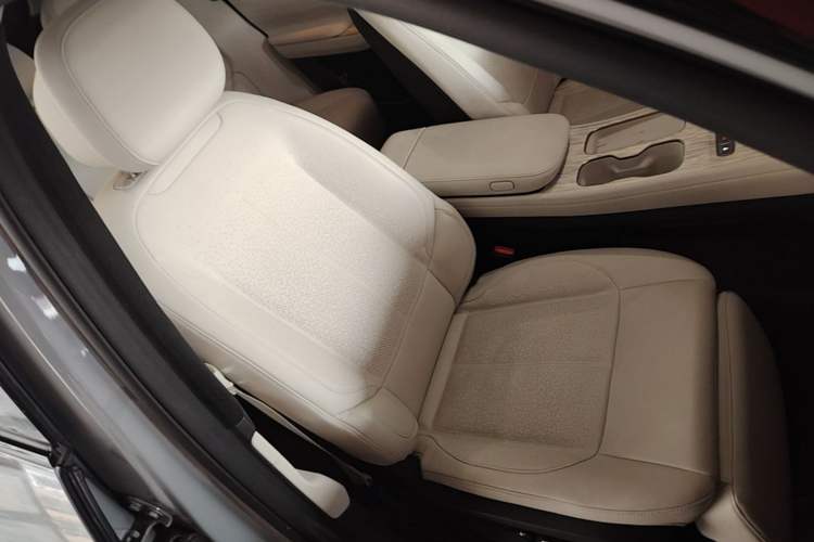 Used Nio ES7 2022 75 kWh Right Front Seat