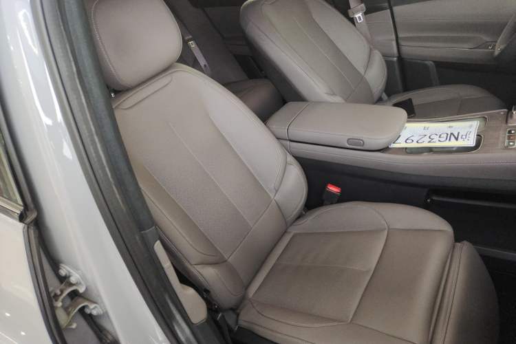 Used Nio ES7 2022 100 kWh Right Front Seat