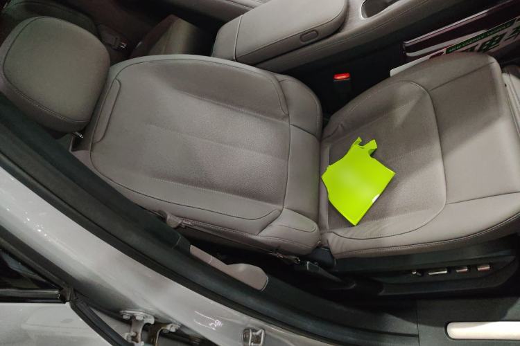 Used Nio ES7 2022 75 kWh Right Front Seat