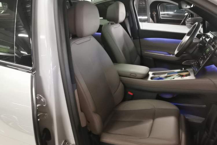 Used Nio ES7 2022 100 kWh Right Front Seat