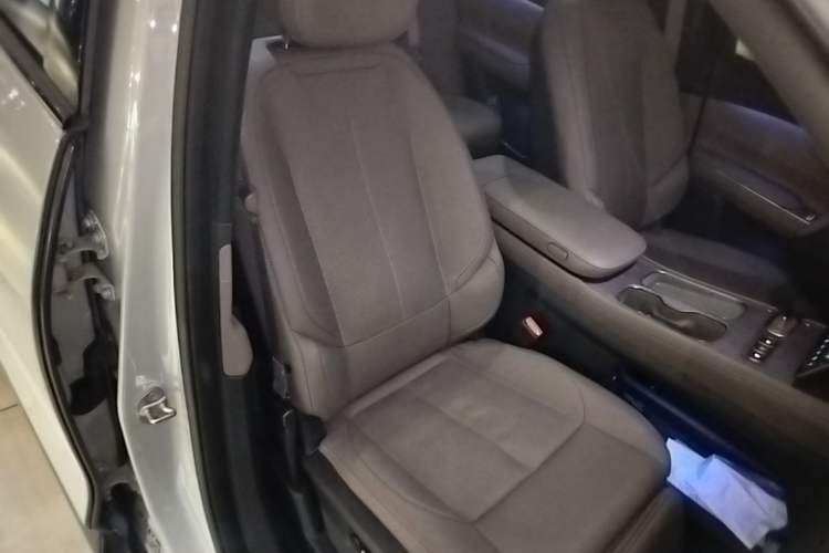 Used Nio ES7 2022 100 kWh Right Front Seat