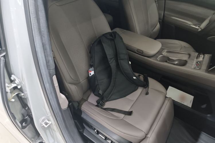 Used Nio ES7 2022 75 kWh Right Front Seat