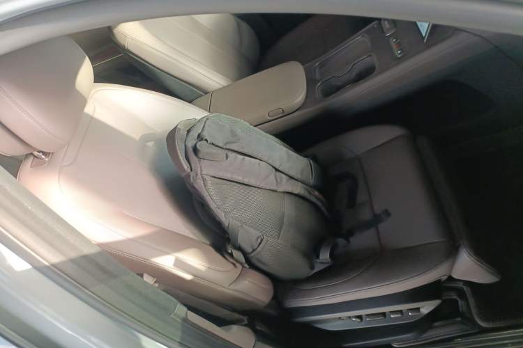 Used Nio ES7 2022 75 kWh Right Front Seat