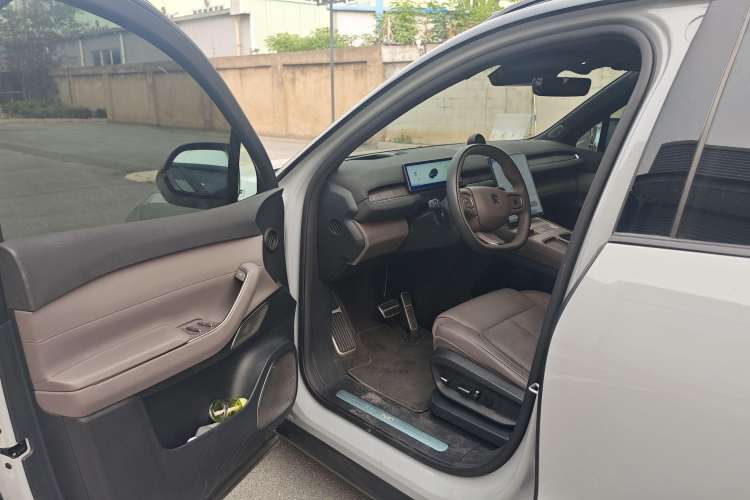 Used Nio ES7 2022 75 kWh Right Front Seat