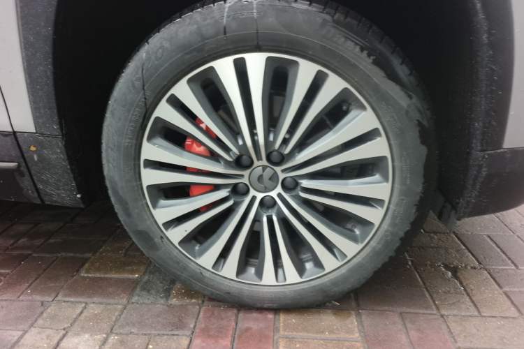 Used Nio ES7 2022 75 kWh Right Front Wheel Hub