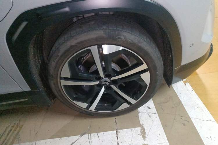 Used Nio ES7 2022 100kWh First Edition Right Front Wheel Hub